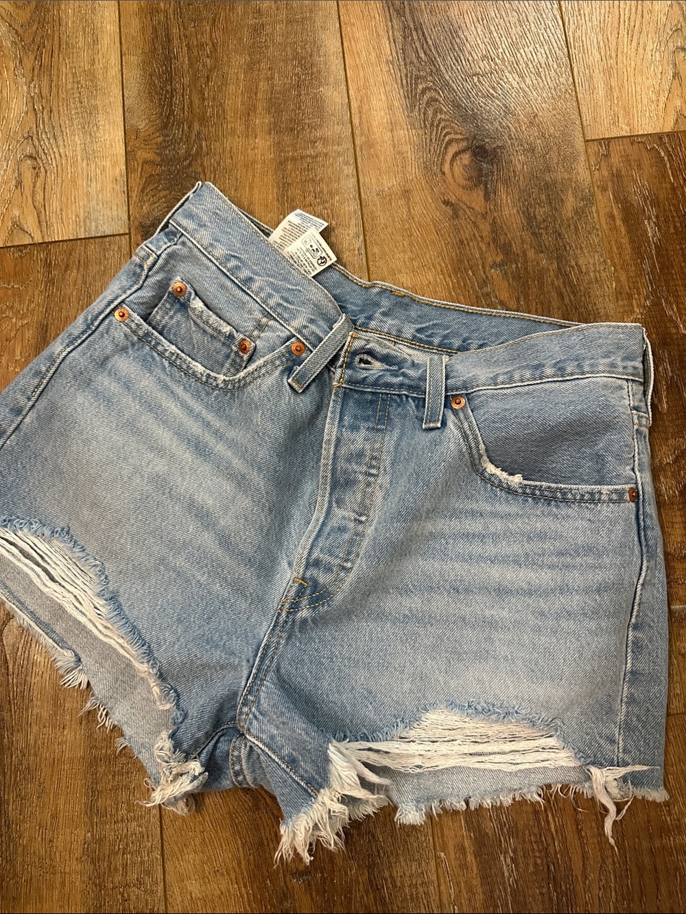 Levi’s 501 Denim Shorts size W29 light wash Excellent!!